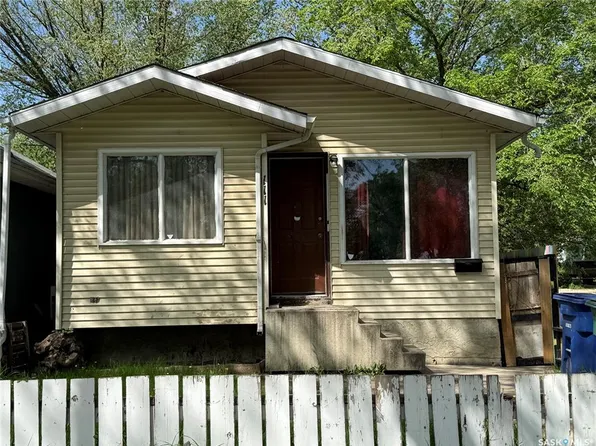 111 M AVENUE S, Saskatoon, SK S7M 2K1