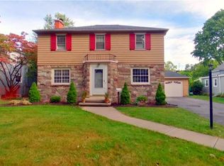 120 Harvington Dr, Irondequoit, NY 14617