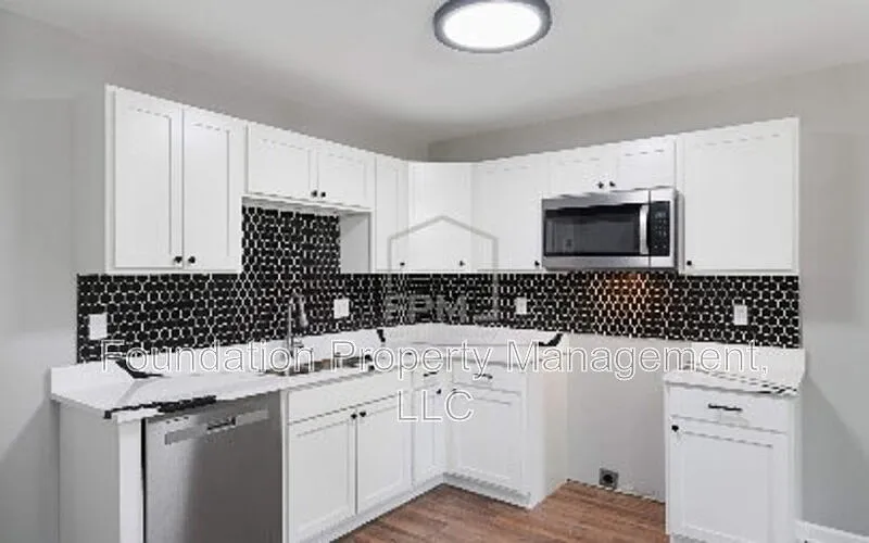 3 bed, 2.0 bath, 1459 sqft, $1,550 — Photo 3
