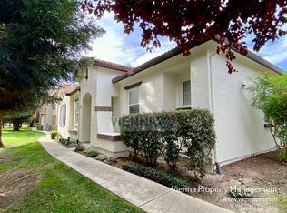 8066 Linda Isle Ln, Sacramento, CA