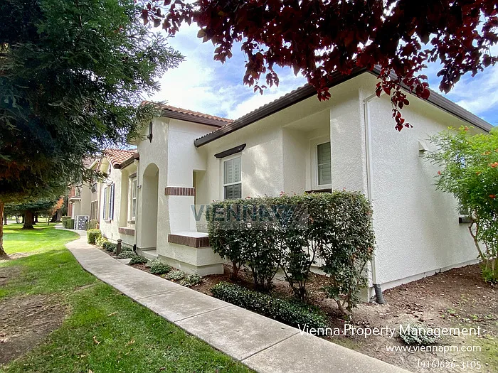 8066 Linda Isle Ln photo 1