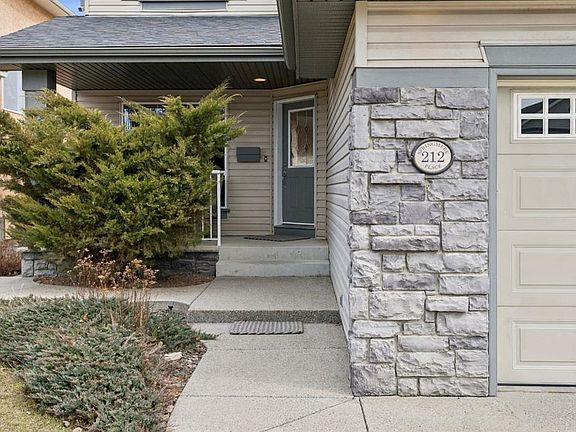 3rd image of 212 W Springmere Pl