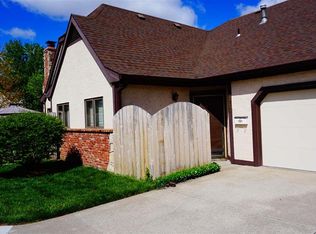 2734 Chipperfield Rd, Lawrence, KS 66047