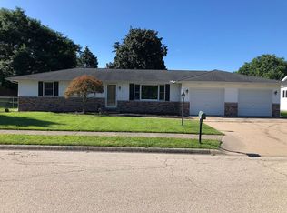 73 N Oregon Ct, Morton, IL