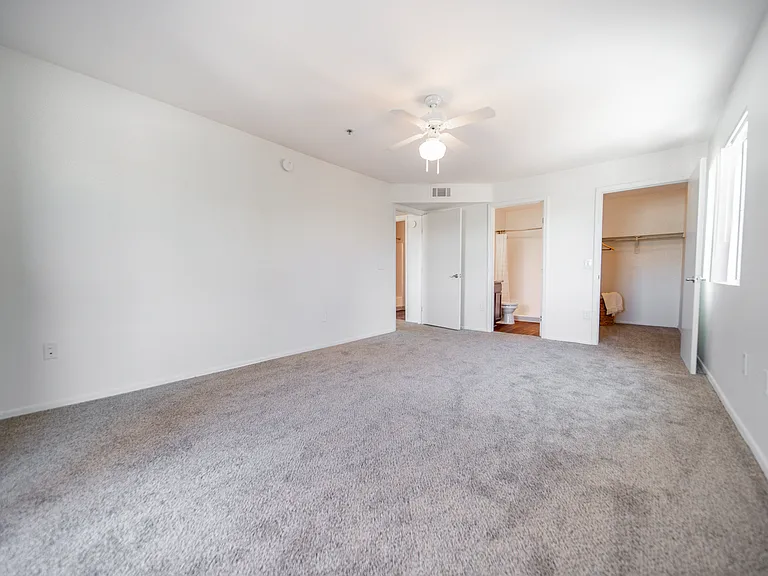 Pusch Ridge Apartments — Photo 24