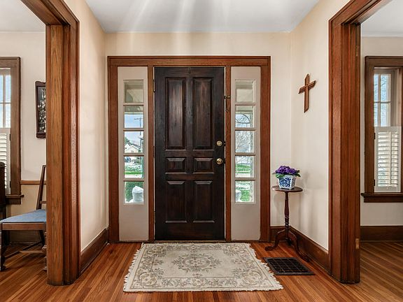 3rd image of 2151 Fairfax Rd