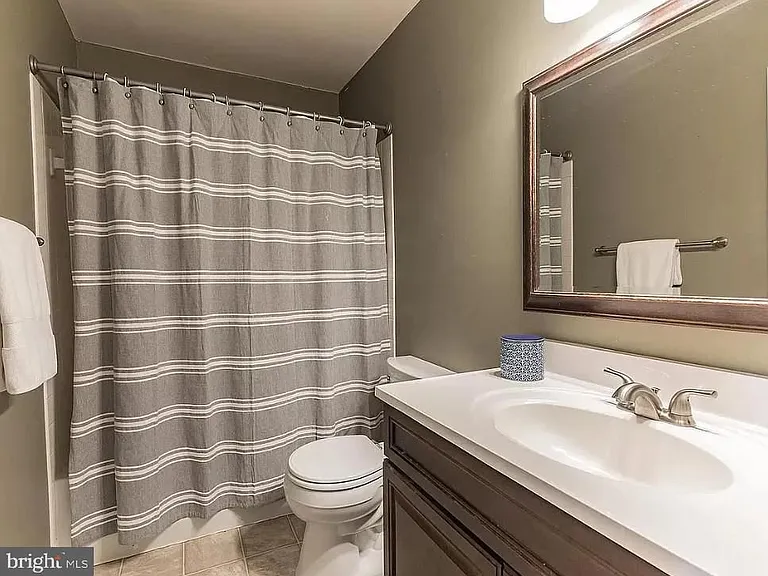 605 Shropshire Dr — Photo 6