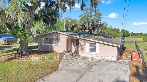 218 Dennis Ave Photo 1