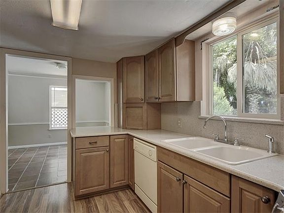 5th image of 7002 Shoal Creek Blvd