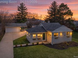 8416 Hugh St, Westland, MI 48185
