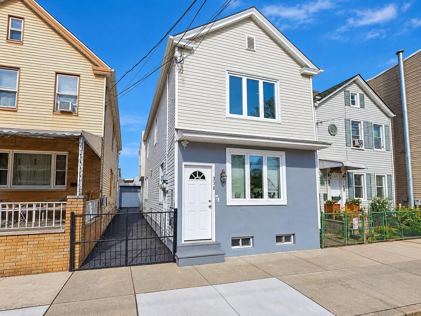 2 bed, 1.0 bath, $2,400 — Photo 1