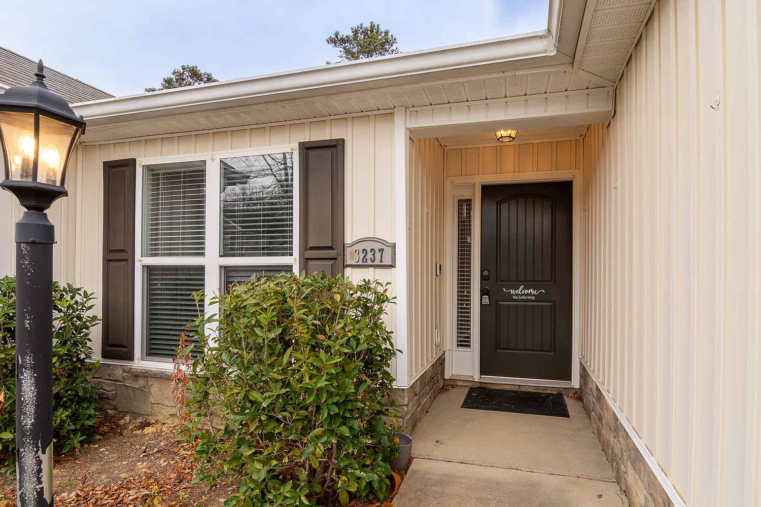 3237 Alexandria Drive - 1 — Photo 2