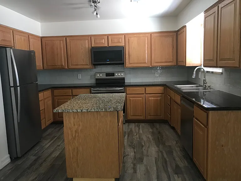 4 Everglade Ct — Photo 2