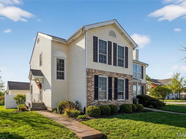 16500 Victoria Crossing Dr, Grover, MO 63040