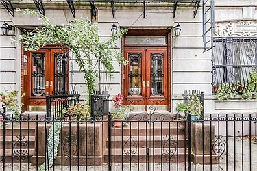 Sold by Avenue Sotheby's International Realty