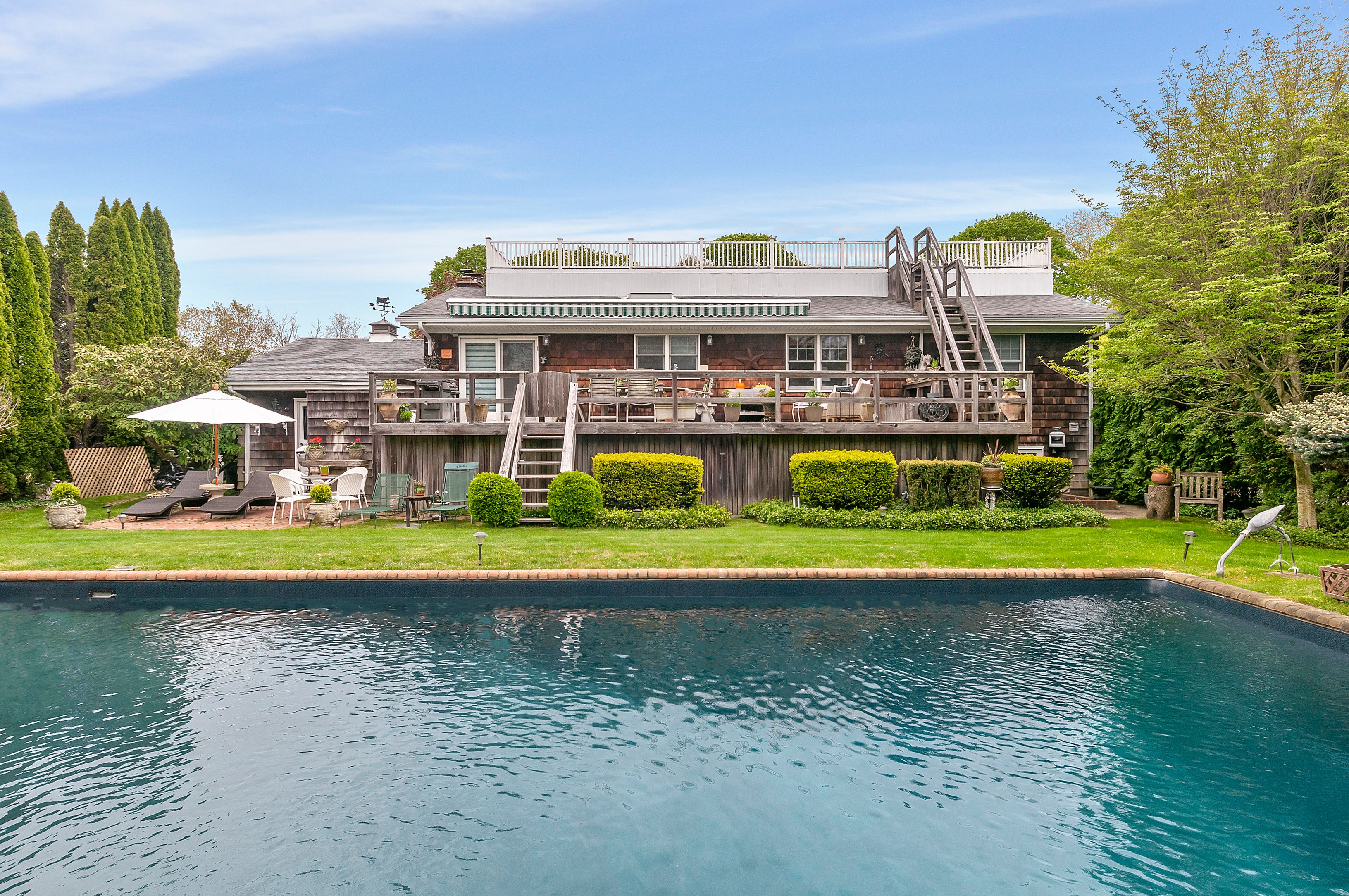 94 Meeting House Ln in Amagansett Out East