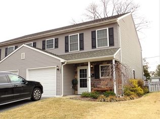 1042 James Ave, Ephrata, PA