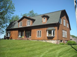 13193 Torrey Rd, Fenton, MI 48430