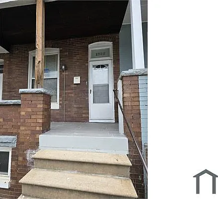 1922 E 28th St #1 — Photo 2