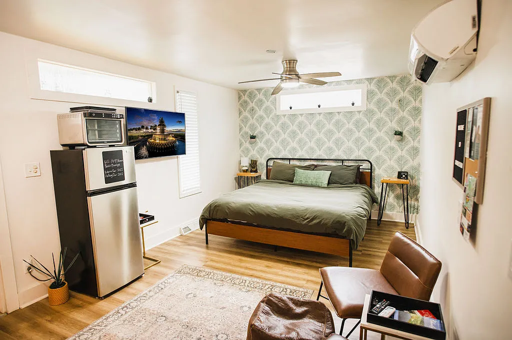 Studio, 600 sqft, $1,400 — Photo 2