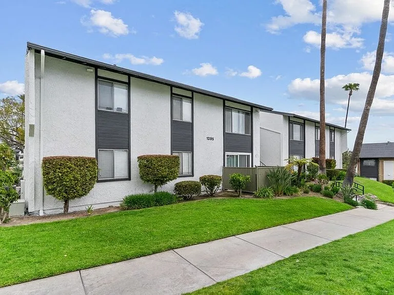 Fullerton Hills — Photo 27