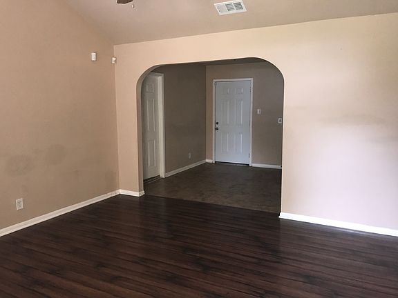 2nd image of 2706 Wade St