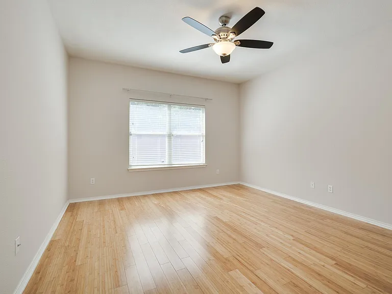 5709 Pecanwood Ln — Photo 16