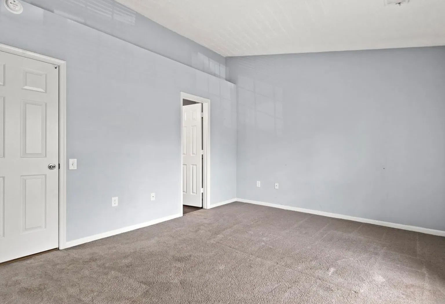 2 bed, 1302 sqft, $3,100 — Photo 4