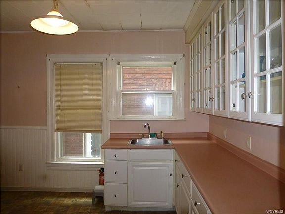 4th image of 636 Chilton Ave