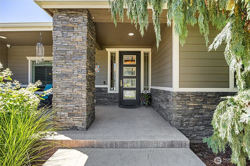 3rd image of 3484 Ashwood Drive