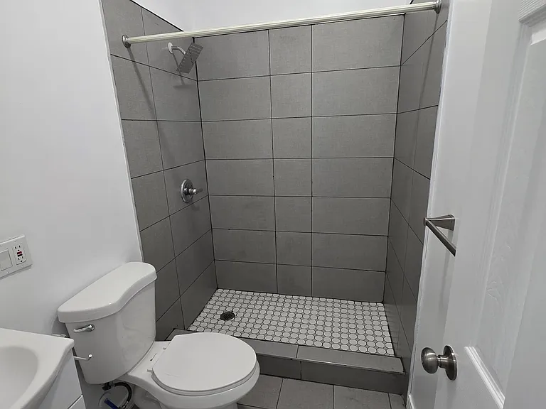 190 Washington St #2 — Photo 10