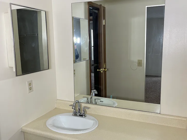 Lees Crossing Apartments — Photo 54