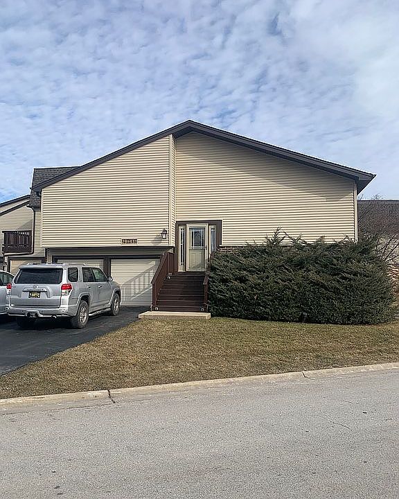 1st image of 29W431 Thornwood Ln
