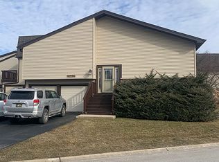 29W431 Thornwood Ln, Warrenville, IL