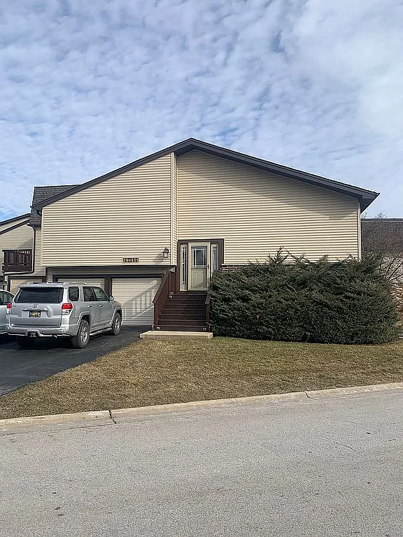 29W431 Thornwood Ln photo 1