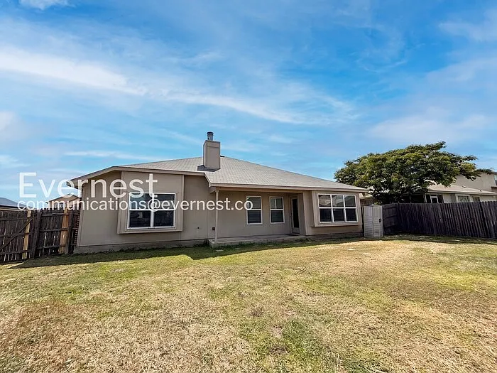 501 W Vega Ln — Photo 16