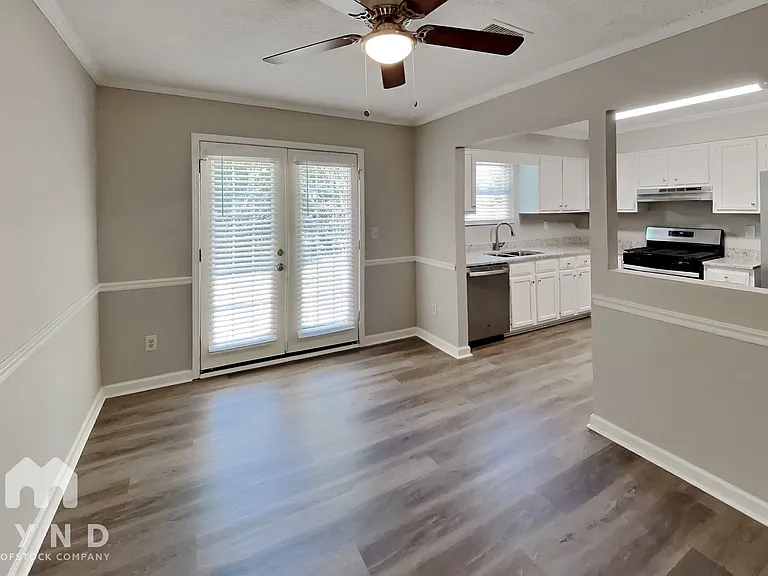 2139 Victoria Pl — Photo 8