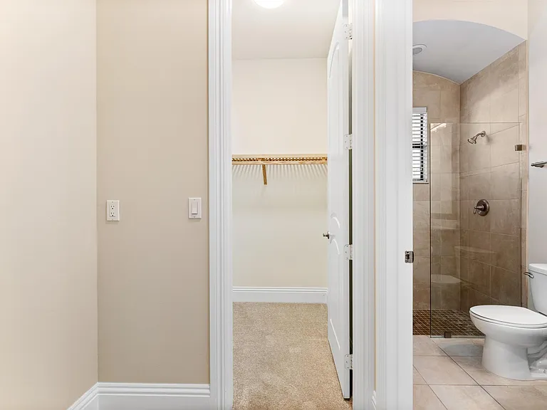 259 SE Calmo Cir — Photo 22