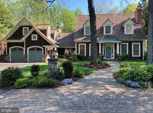 7203 Longwood Dr, Bethesda, MD 20817