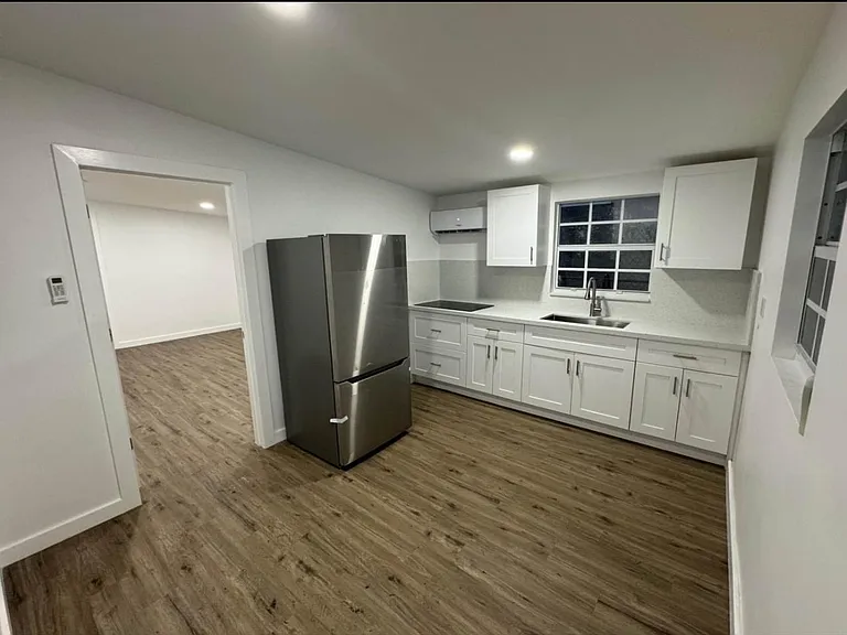 433 NW 8th Ave #1 — Photo 4