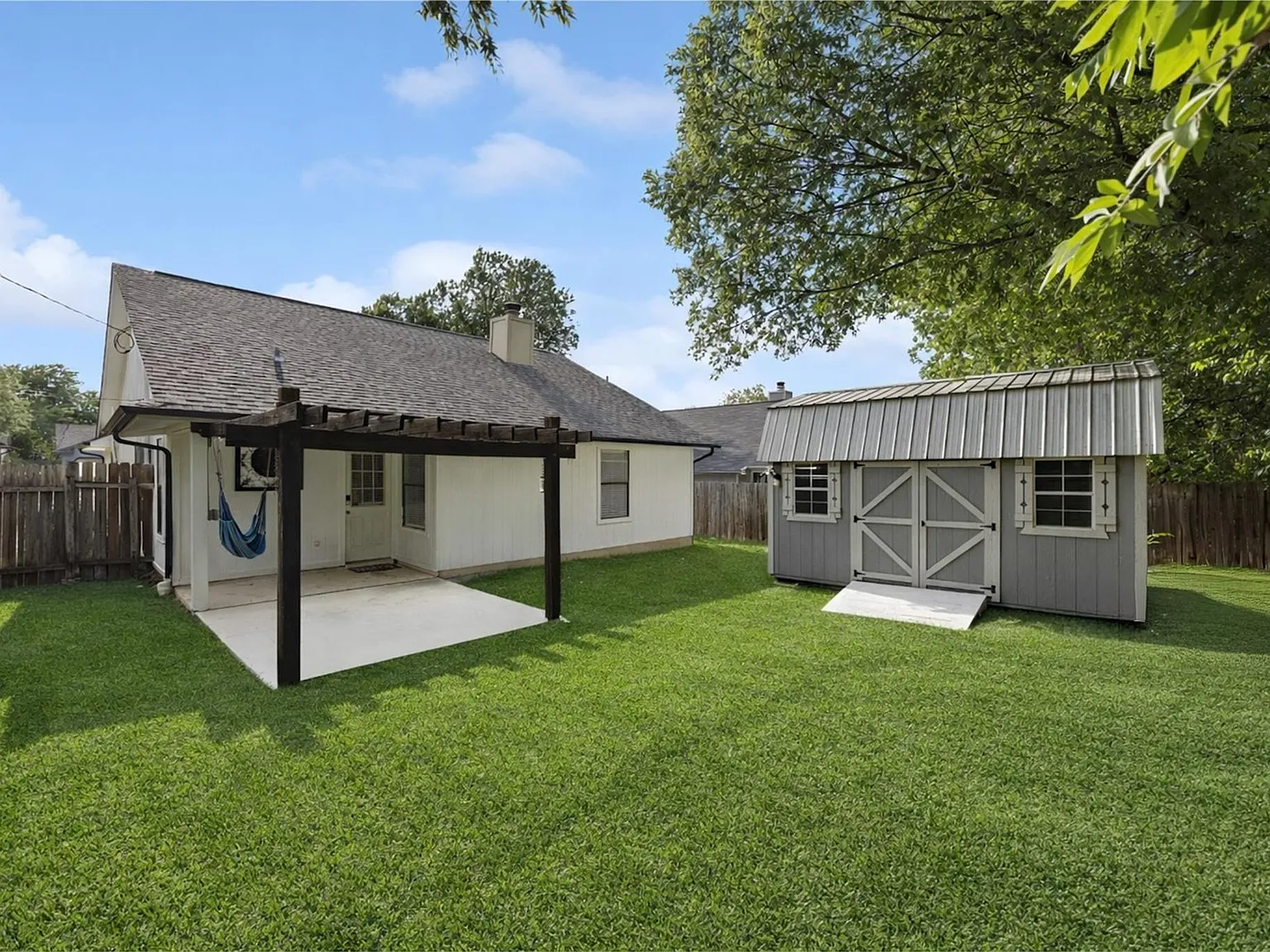 3 bed, 1408 sqft, $2,000 — Photo 3