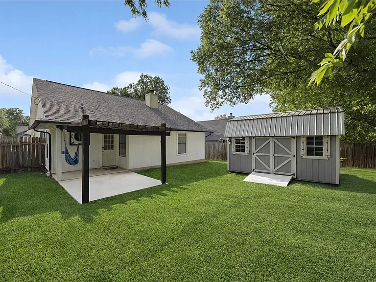 2209 Stirrup Dr — Photo 3