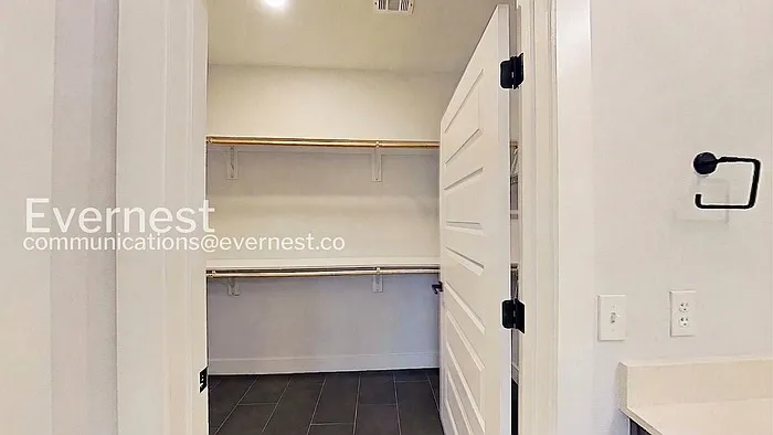 2220 Webberville Rd #205 — Photo 20