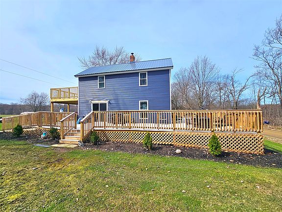 3rd image of 8965 Carberry Rd