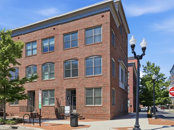 1100 S Edgewood St, Arlington, VA 22204