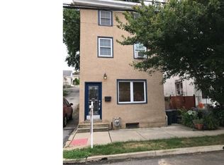 109 1/2 Maple St, Conshohocken, PA 19428