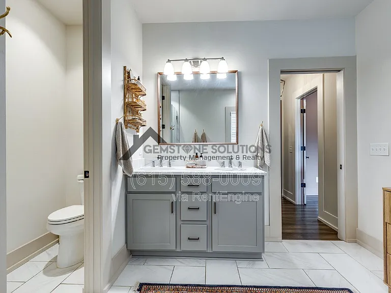 704 W End Cir — Photo 28