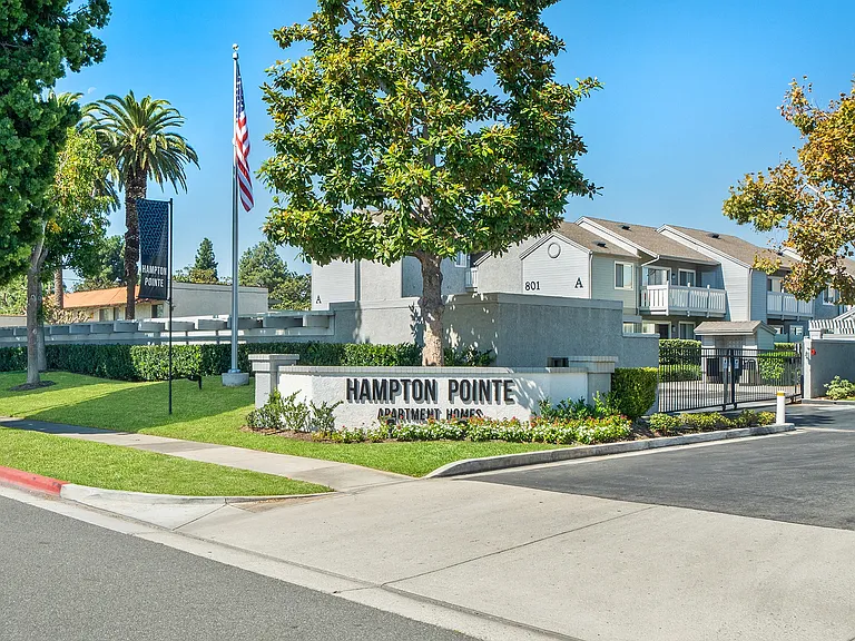 Hampton Pointe — Photo 43