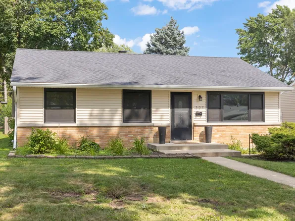 307 S Pierce Ave, Wheaton, IL 60187