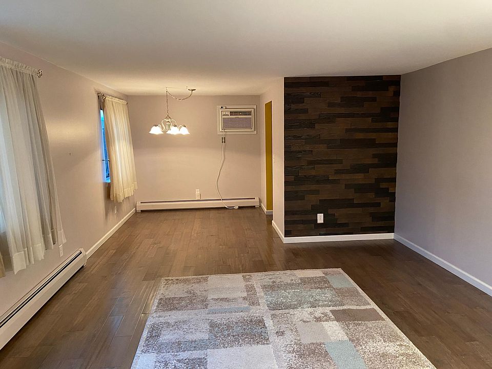 Family and Dining Room Combo